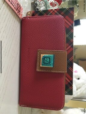 Stone Mountain Accessories Red and Brown Wallet